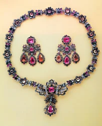 Necklace of different coloured topazes and rose diamonds, Spanish, 18th century